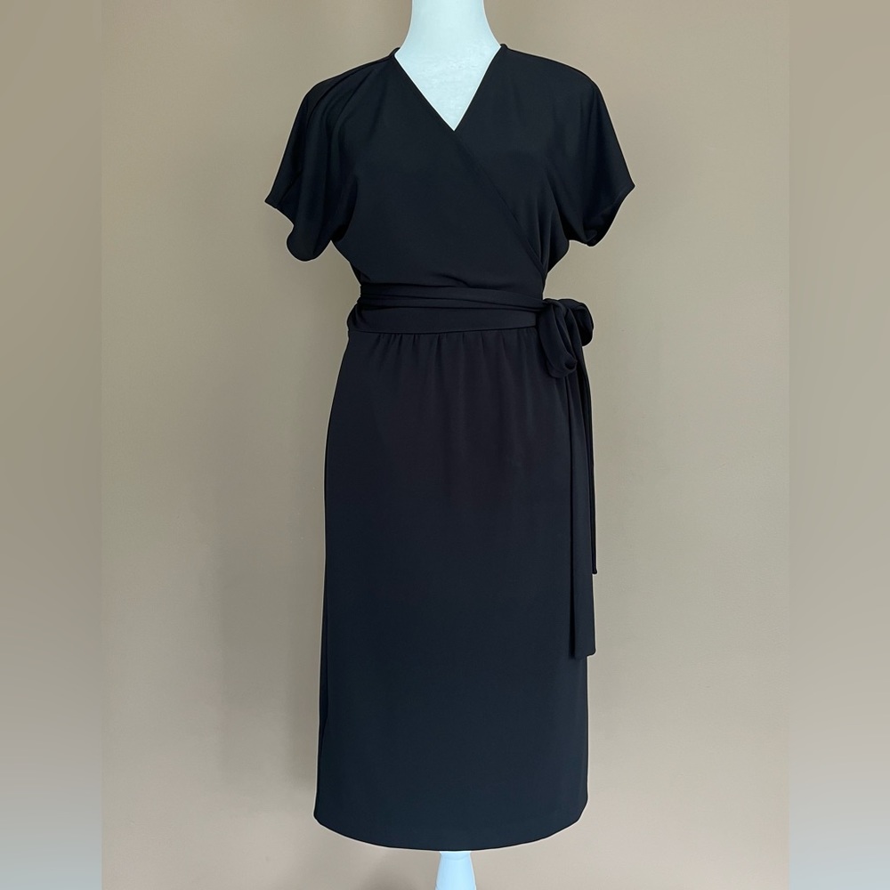 {Ann Taylor} Short Sleeve Wrap Dress in Black - Women's 4 - NWT